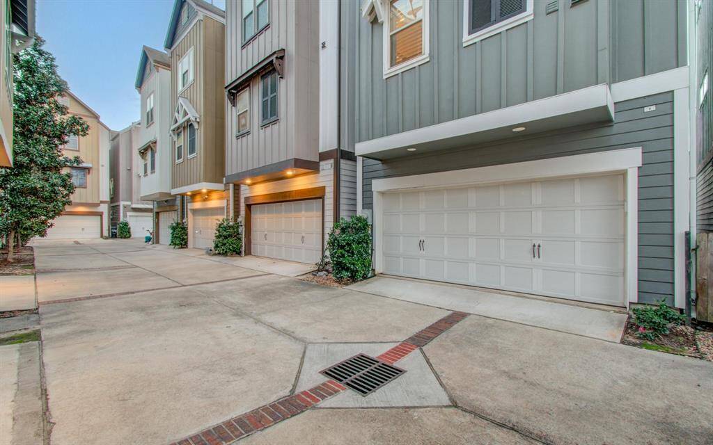 Beautifully maintained gated community