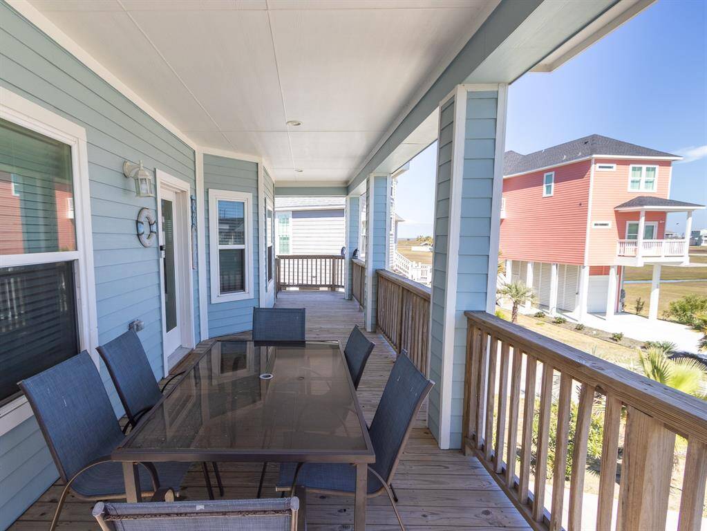 Covered Balcony/Deck Area