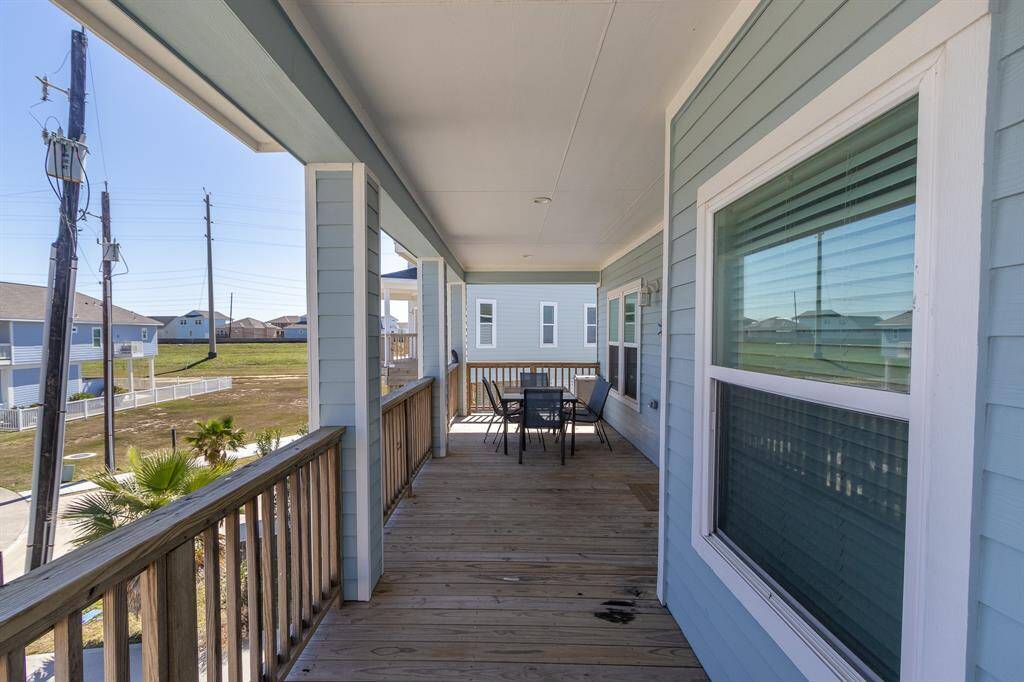 Covered Balcony/Deck Area