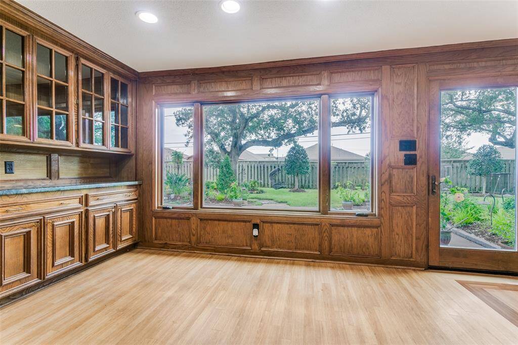 Lots of room to display your favorite dishes or stemware.