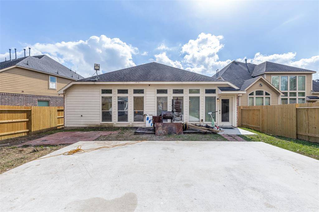 Spacious Backyard! Seller will be removing all belongings in the coming days.