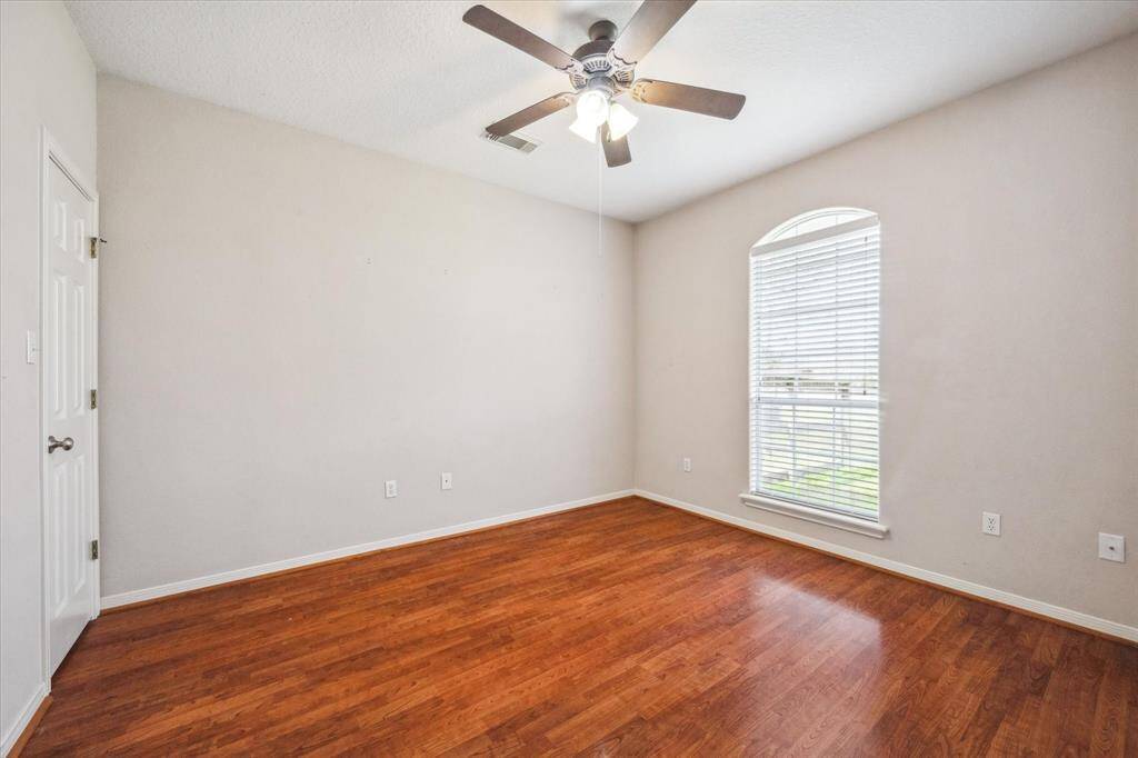 Bedroom with Large closet space