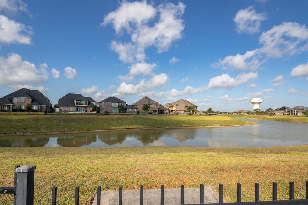 Beautiful Lakeview home