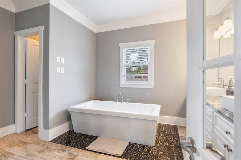Great tub in primary bathroom.