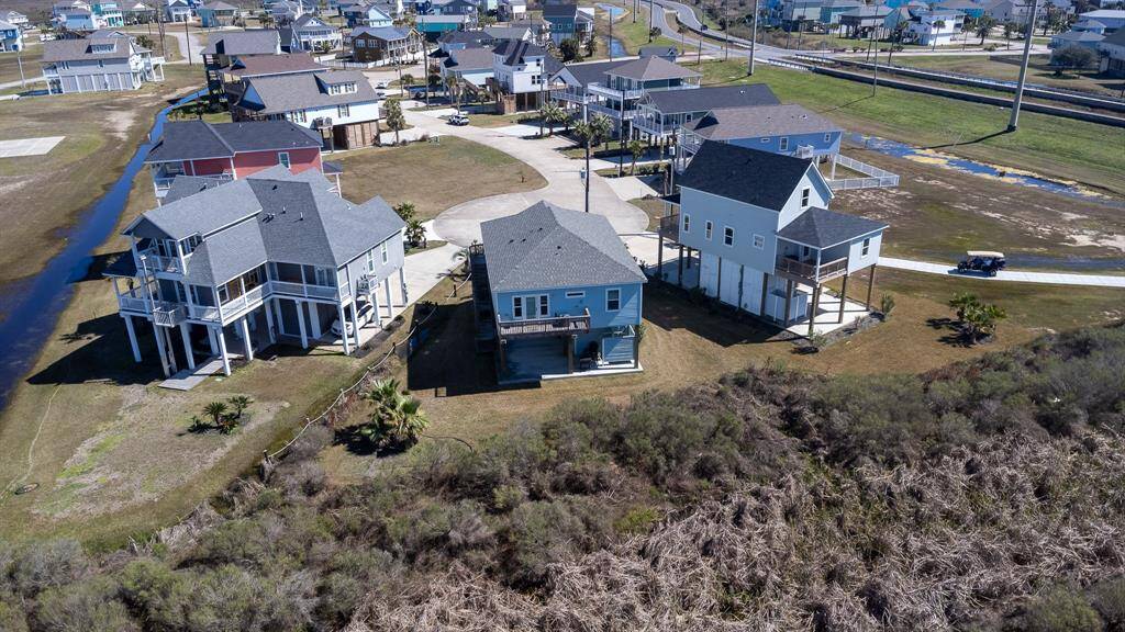Spacious lot, close to beach
