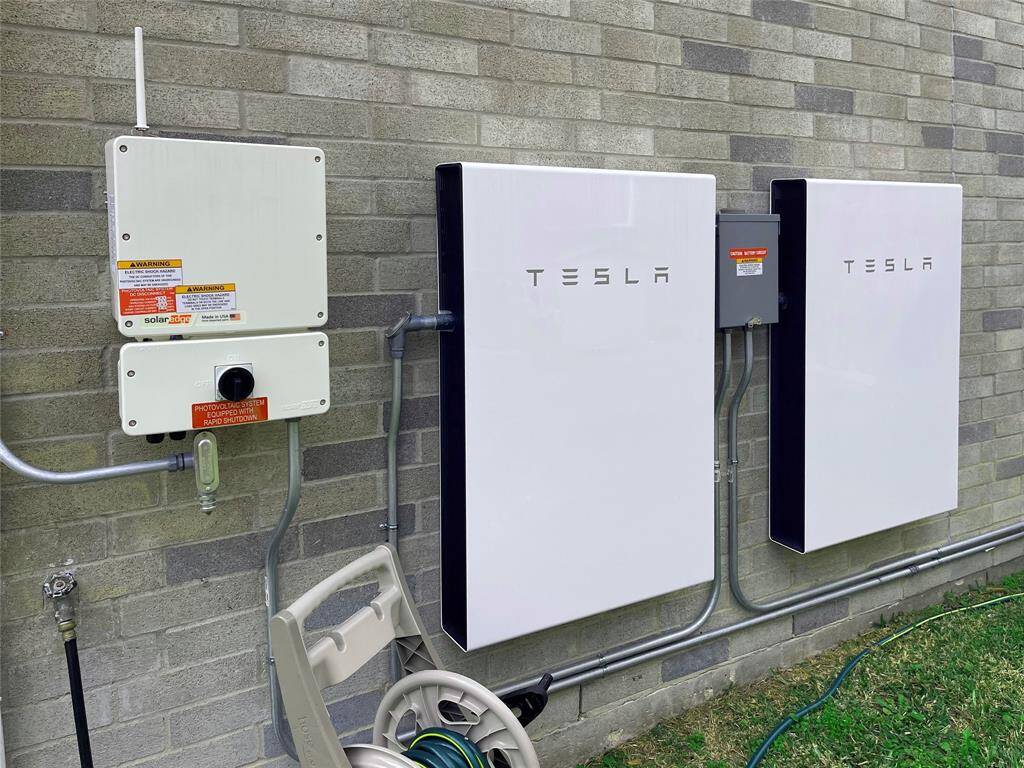 Featuring a SPAN electrical panel, two Tesla batteries, and 16 solar panels installed by Sunrun Solar in 2024 for maximum energy efficiency and reliability!
