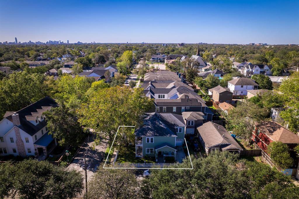 Minutes from downtown!