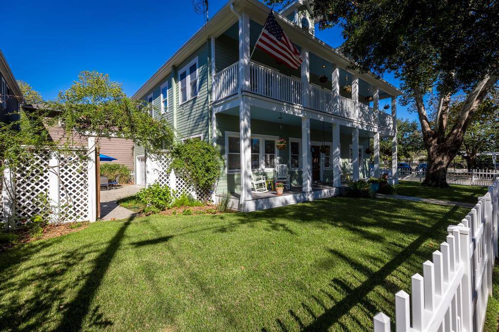 NICE BIG corner lot with two big side yards! Not historically restricted. Side yard has plenty of room for an addition.