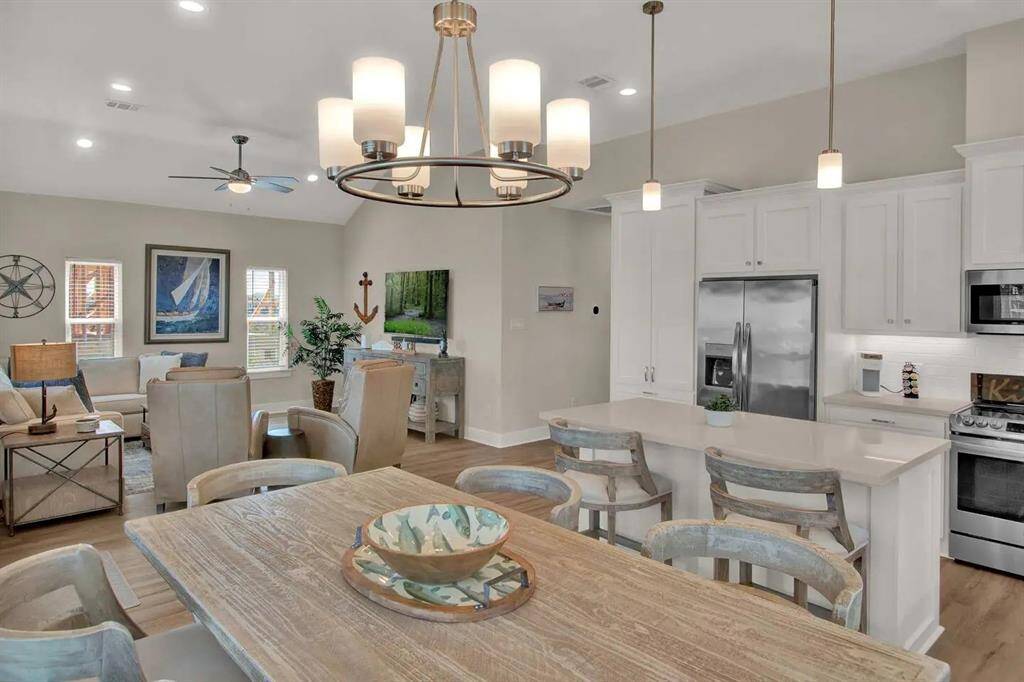 Open concept living, dining, kitchen
