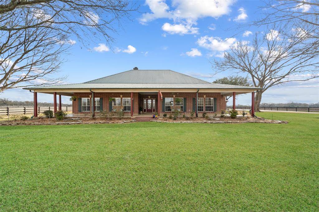 This beautiful 3 bedroom two bathroom red brick house is ready for a family to make it a home!