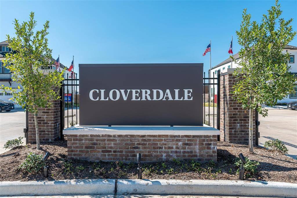 Considering a move and live in the Houston area? Check this community out - its charming, gated, and nestled conveniently close to Beltway 8 and 288!