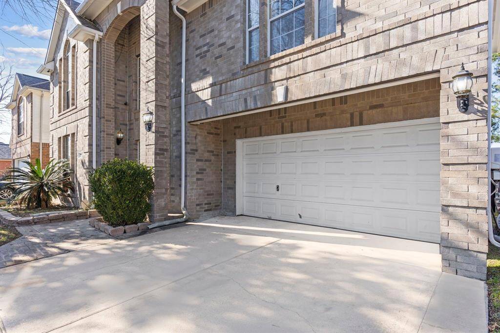 Convenient full gutter and sprinkler systems make yard maintenance a breeze!