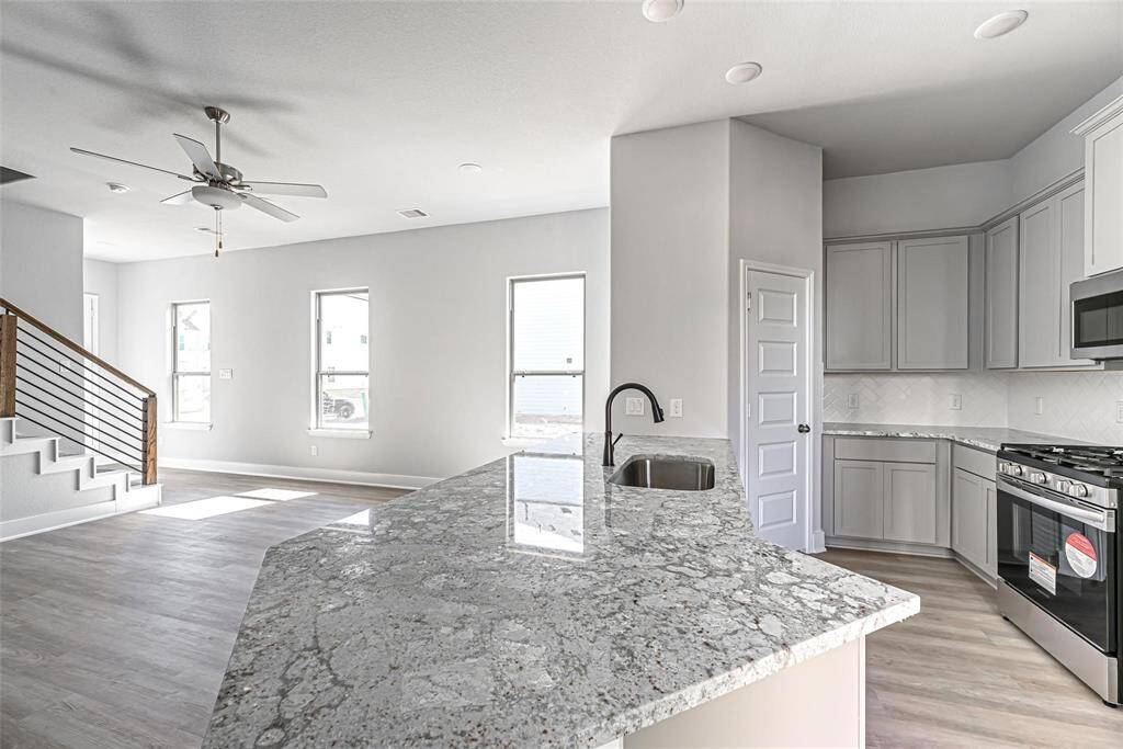 Based on style, convenience, and an open concept, the Biloxi floorplan checks all the boxes!