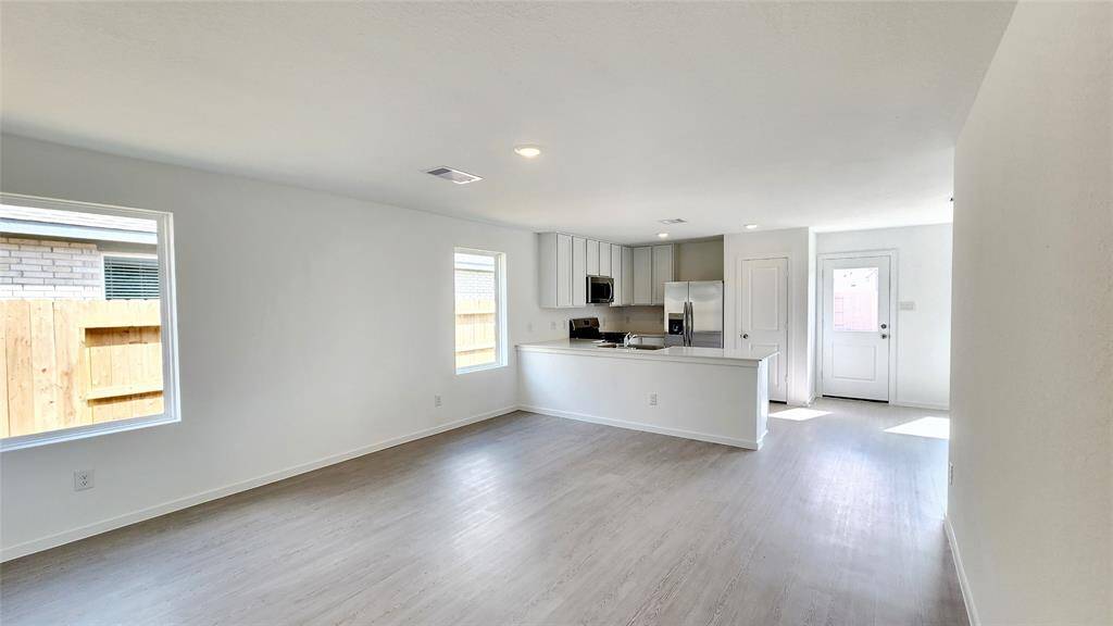 Family room to Kitchen