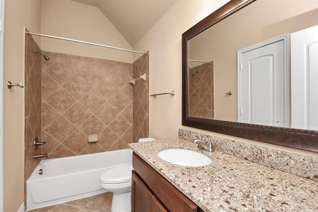 Private bedroom bath
