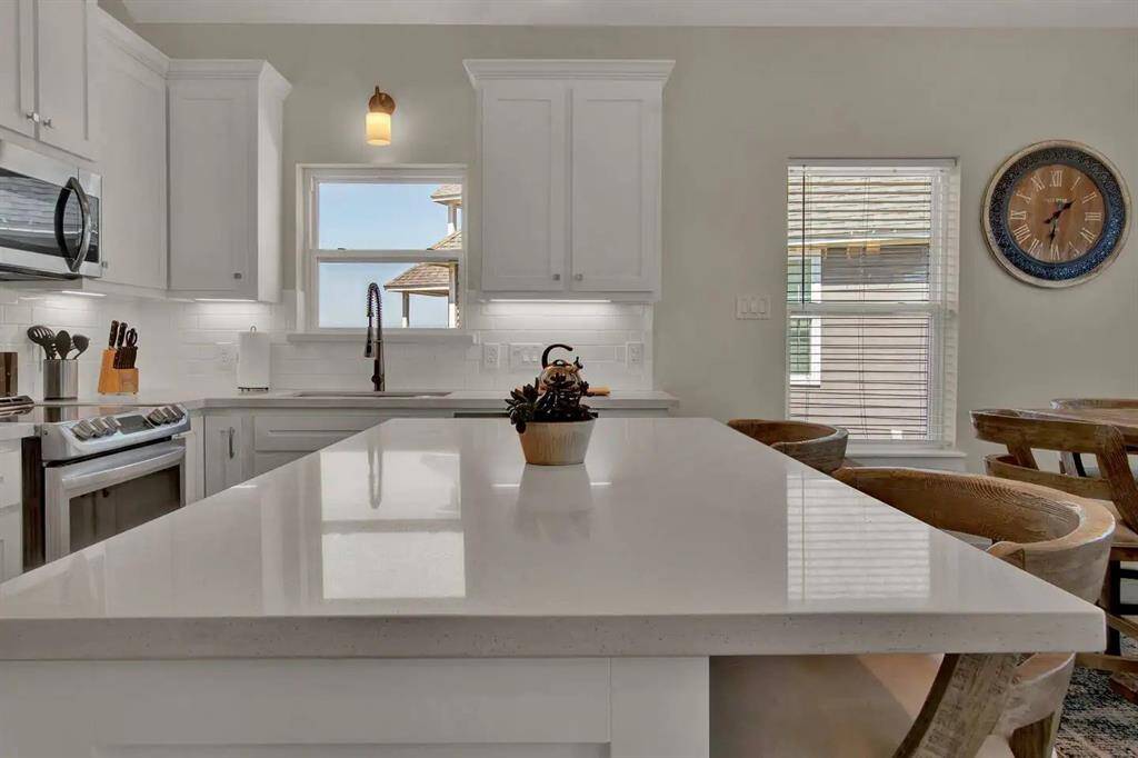 Beautiful island, workspace, dining