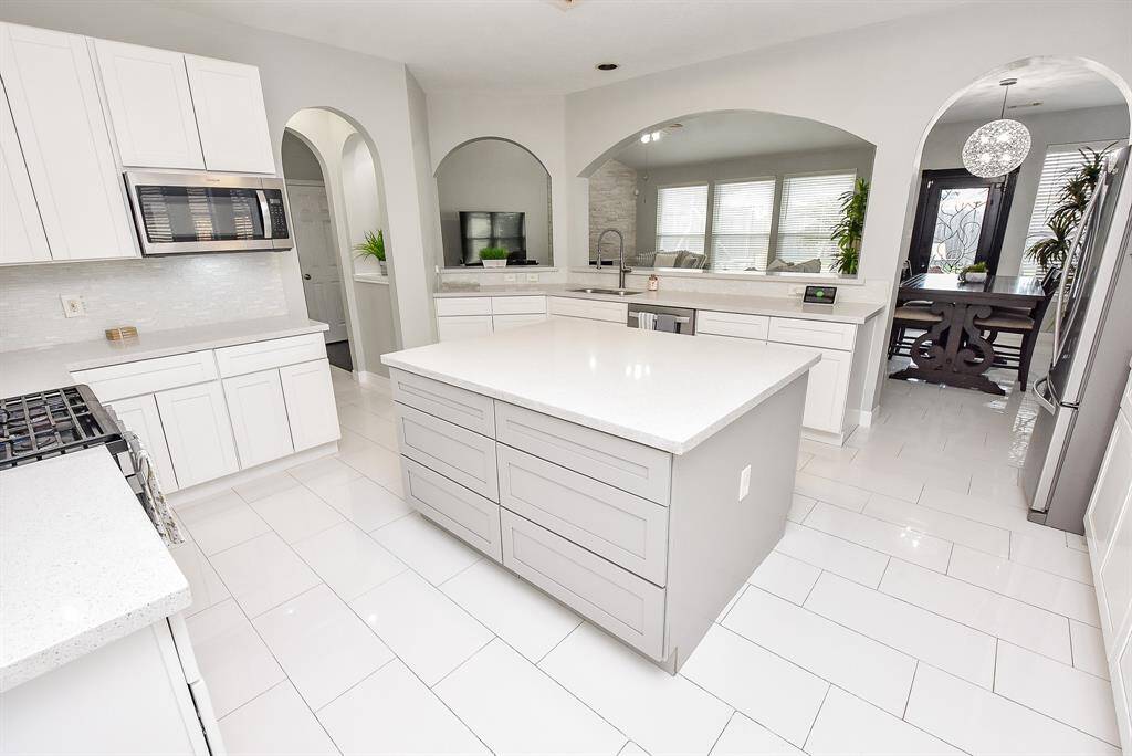 Spacious Kitchen