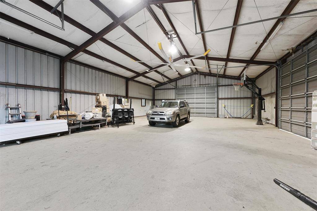 3 oversized baydoors + basketball court