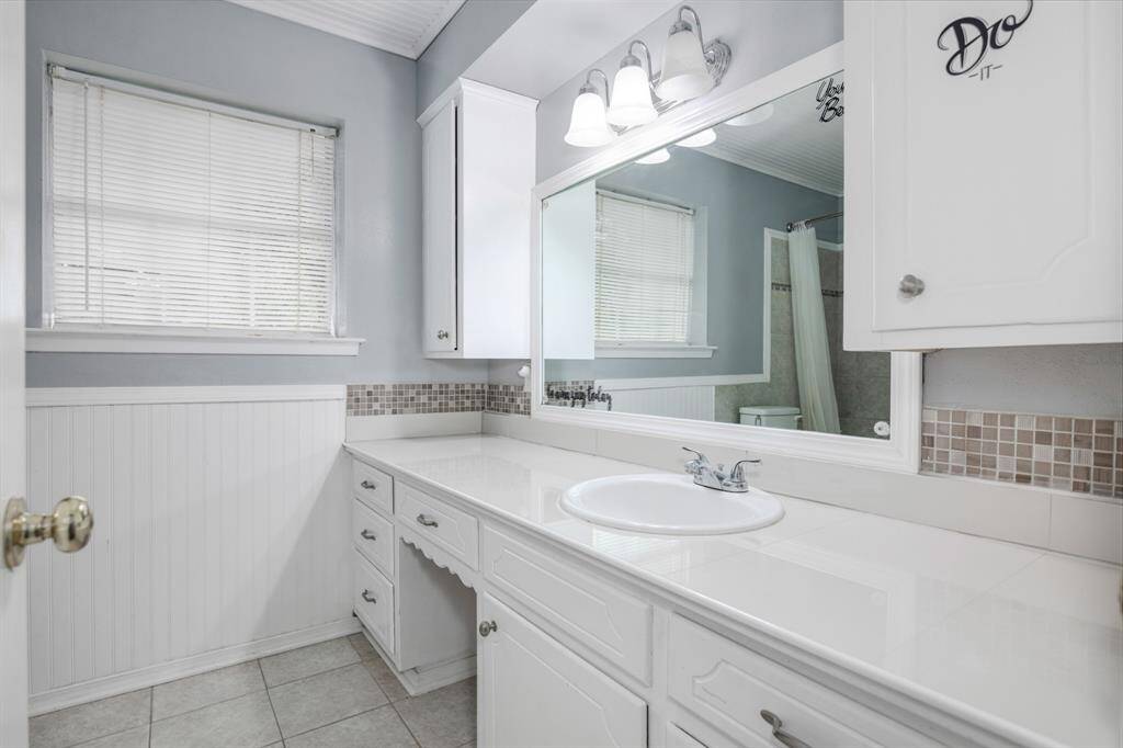 Hall Bathrooom