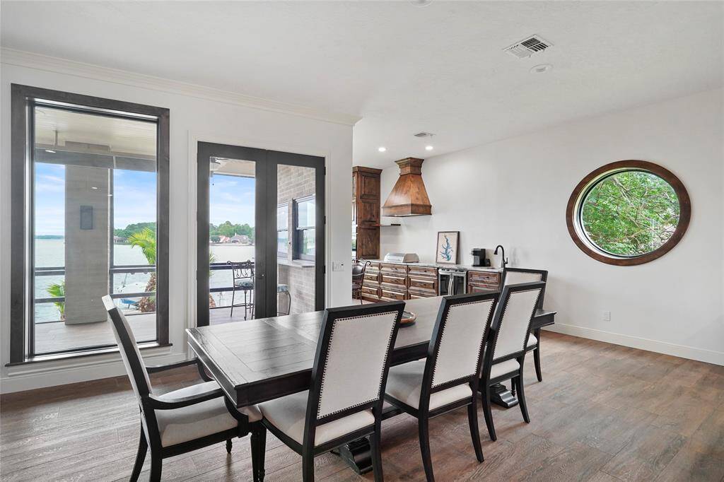 Dining area leading out to the screened patio