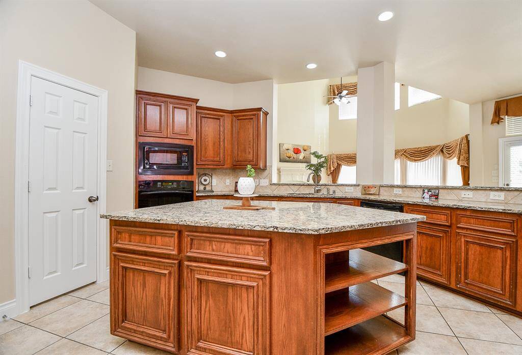 Another view of the open kitchen!