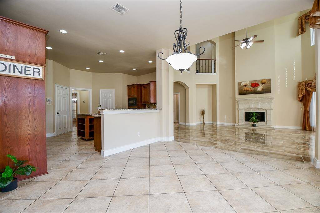 Very open floorplan as seen from the breakfast area!