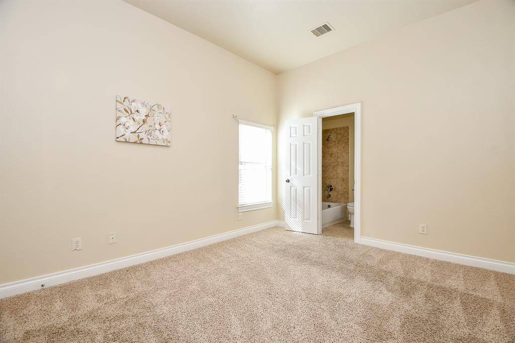 Great size guest bedroom on the first floor!