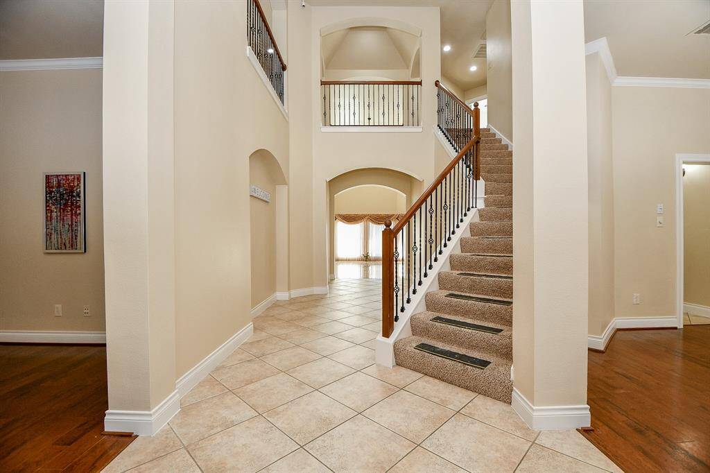 A full view of the grand entrance!