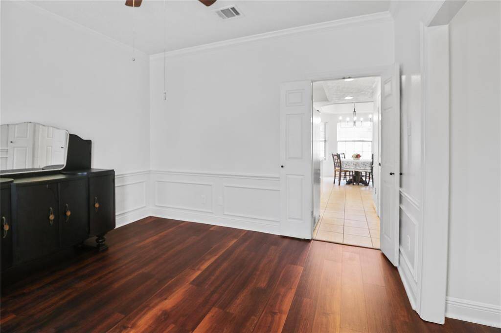 Formal dining conveniently located between the entry and kitchen.
