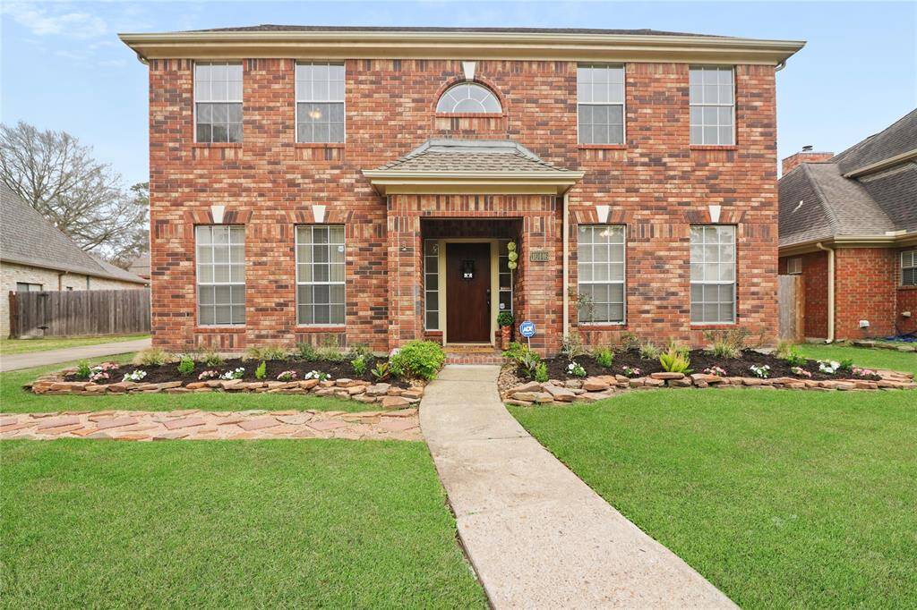 Welcome to your new home in Tomball! This charming brick residence boasts classic curb appeal with a beautifully landscaped front yard. Experience comfort and style in a vibrant community.