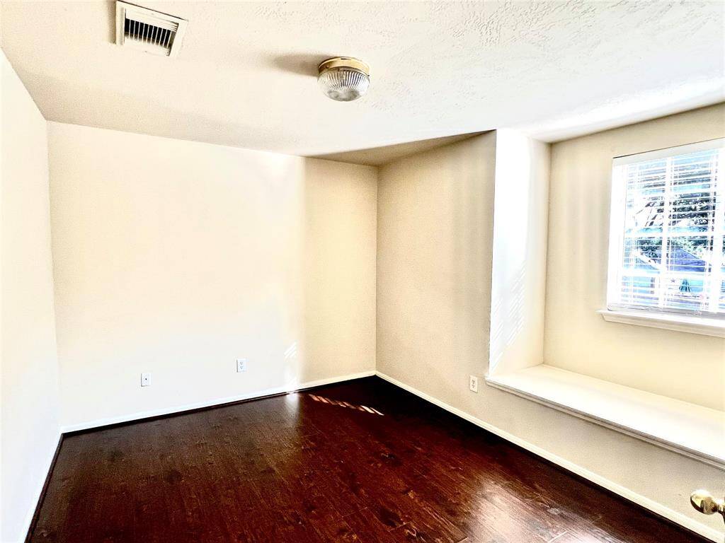 Upstairs bedroom 1