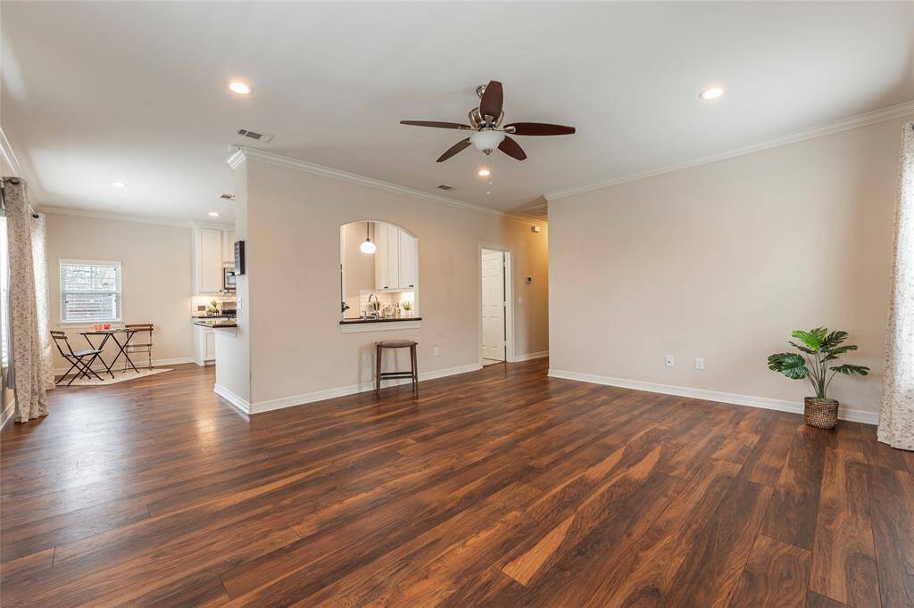 Seamless access to the kitchen and dining area, it’s perfect for entertaining and everyday living.