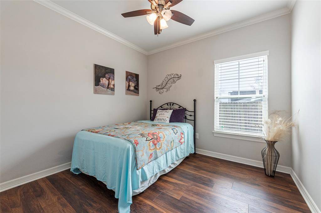 Secondary bedroom or could be used as an office