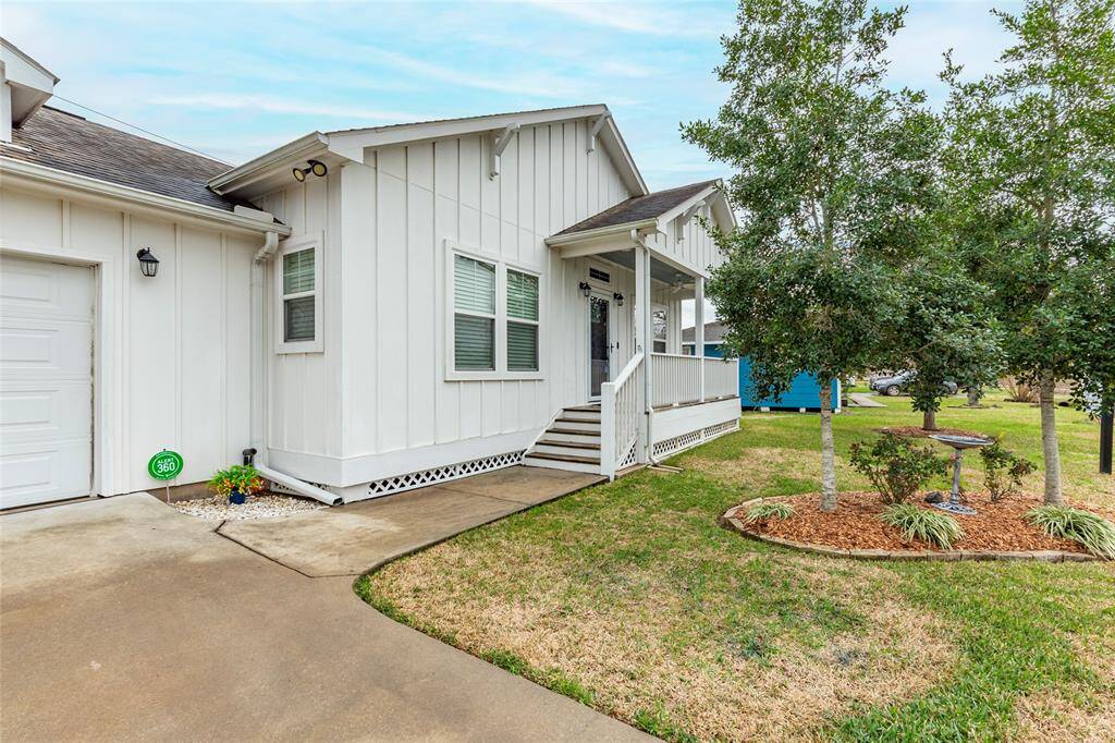 The curb appeal on this lovely cottage is fantastic