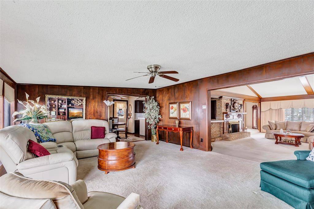Just a spacious room for entertaining...