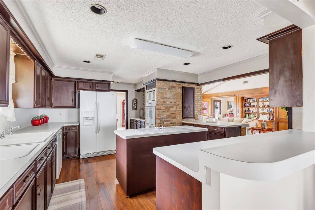 Kitchen has so much room for the new chef...