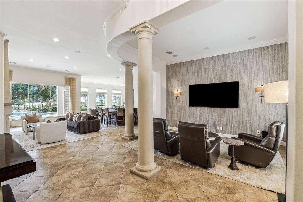 The flexible floor plan offers great entertainment options