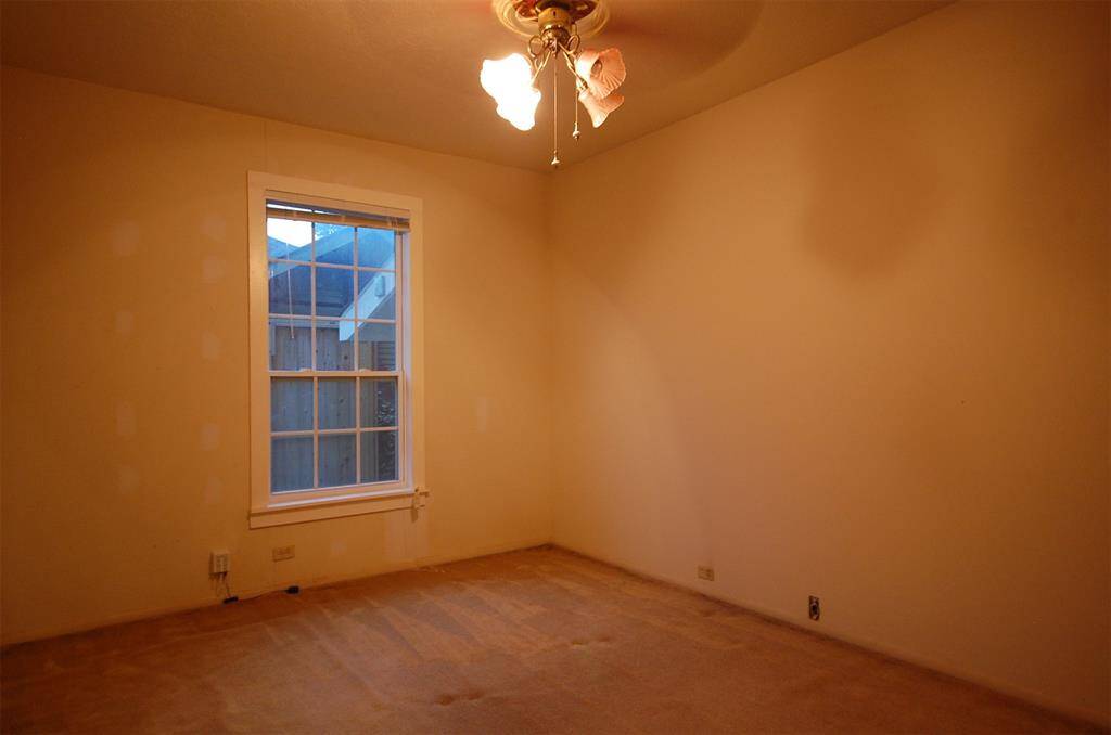 2nd bedroom.