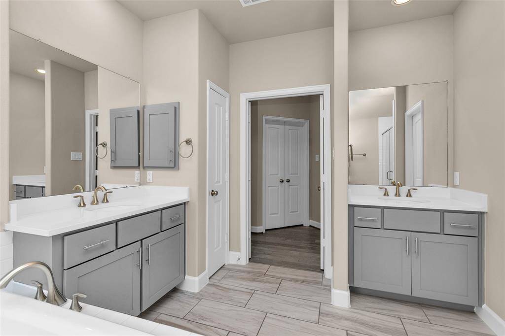 Note the double sinks.
