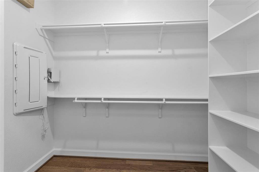 This home offers 2 spacious walk in closets.