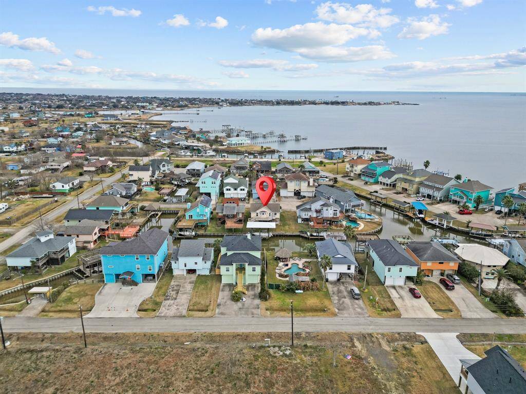 View of Edward's Landing with views of the canals and the bay!