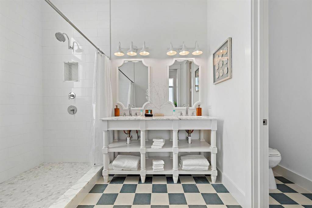 Primary bath
