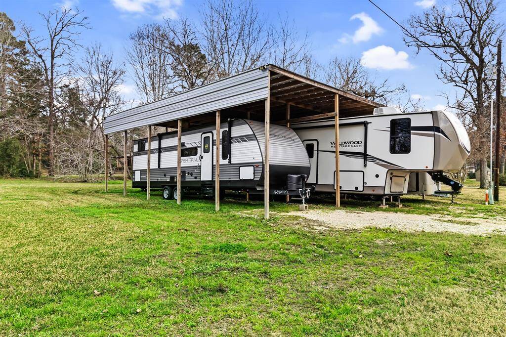 Plenty of covered space for RVs, campers, or extra vehicles.
