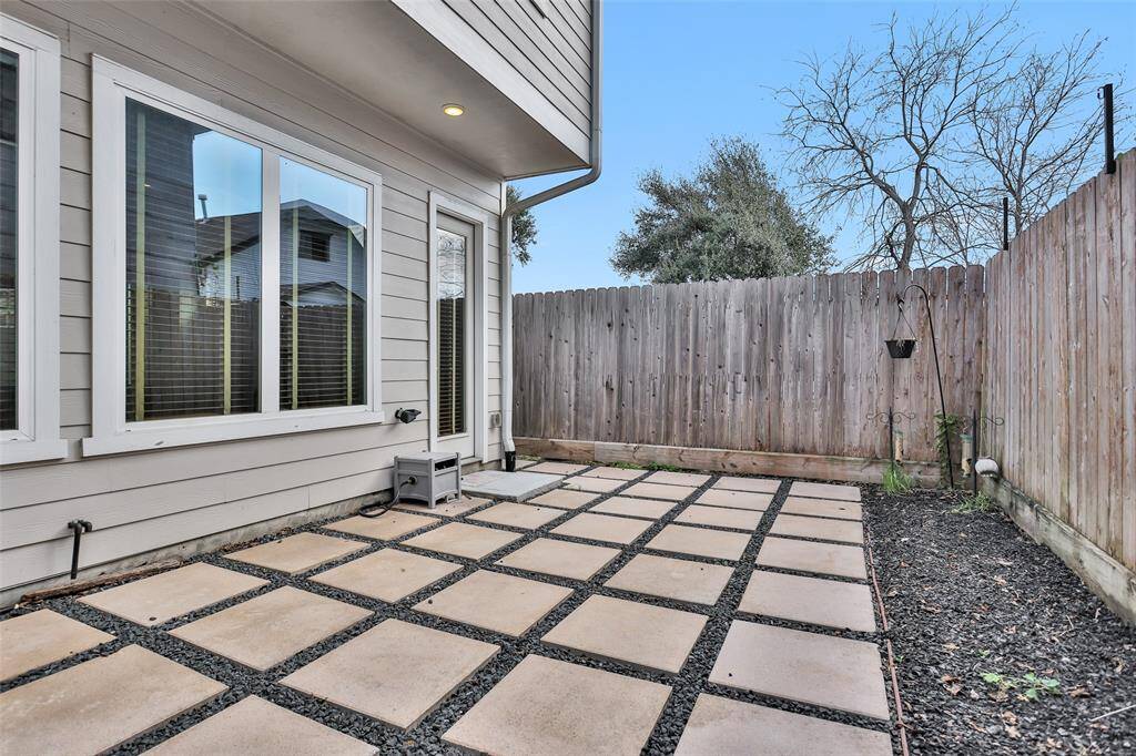 This generous backyard space is perfect for entertaining and relaxing. It's also enough space for your furry companions to enjoy themselves.