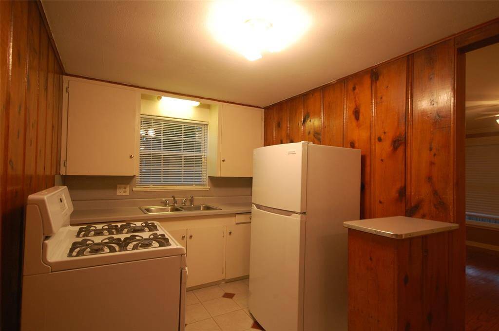 Great kitchen in garage apartment.  Appliances shown will be included in the sale.