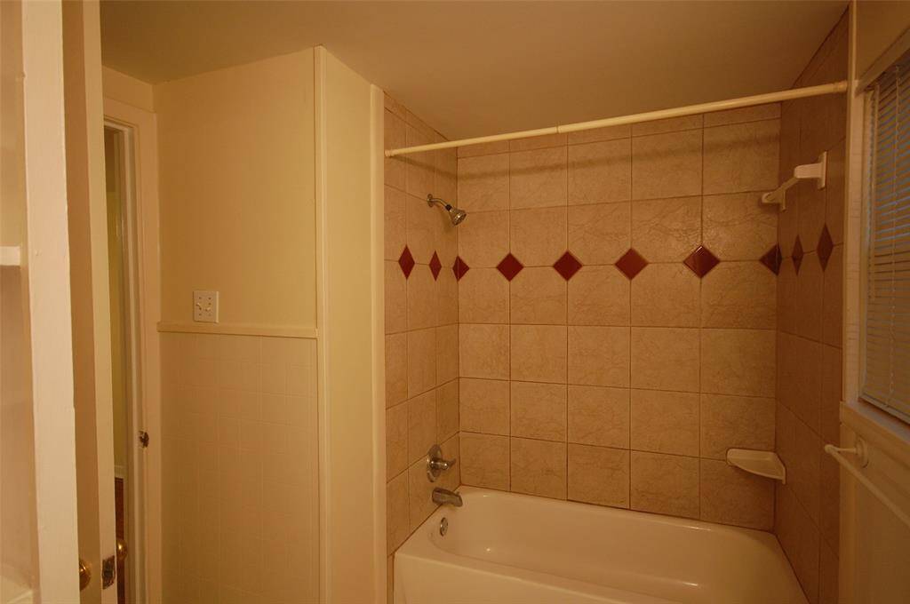 Garage apartment bathroom.