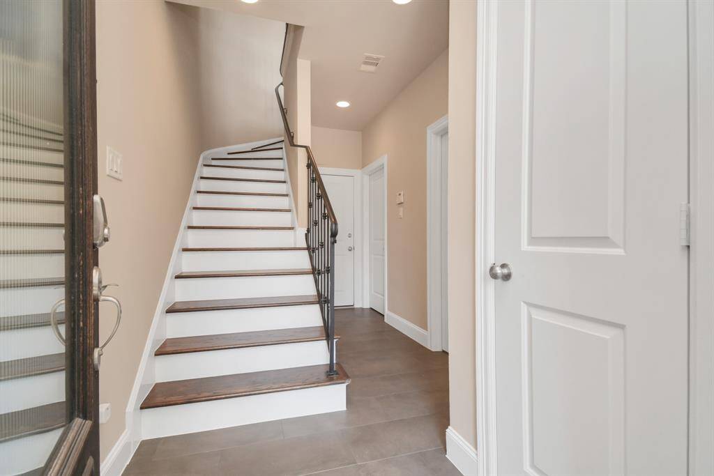 Entryway with new modern tiie