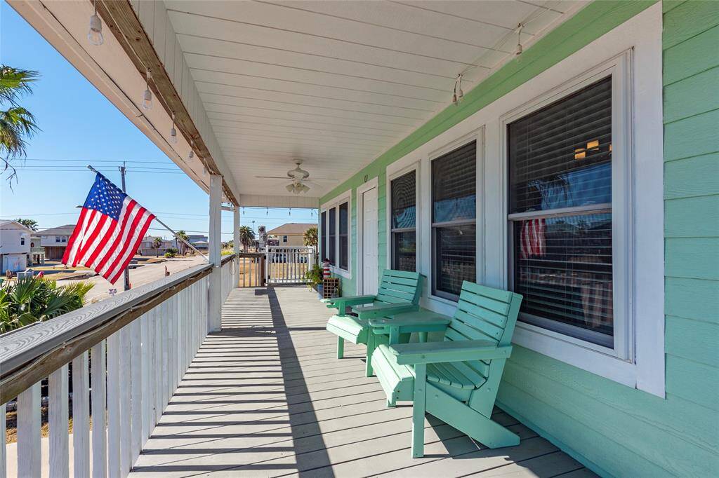 Large Front Porch To Enjoy