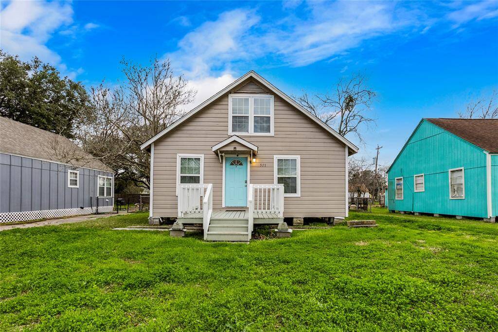Welcome to 511 W 6th!
