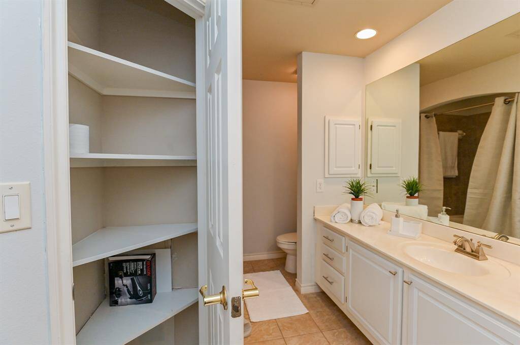 Great closet space